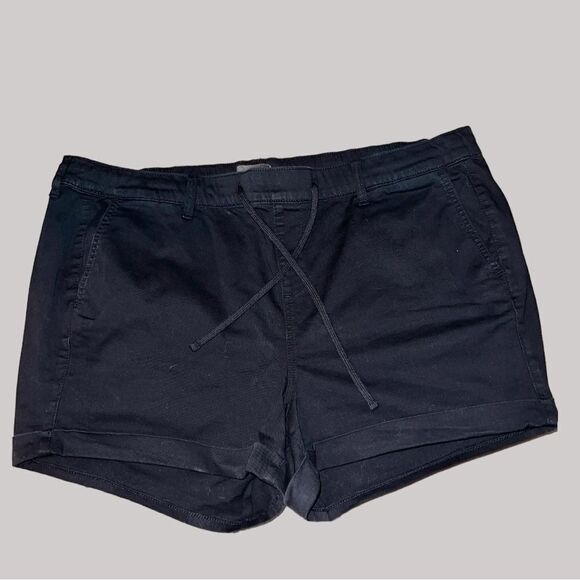 Torrid black stretchy comfy cuffed shorts!! - Picture 7 of 9